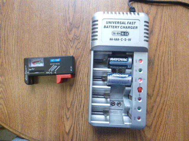 lot 27 image: Universal Fast Battery Charger