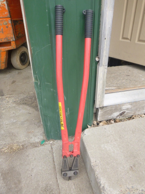 lot 34 image: Olympia 36 Bolt Cutter