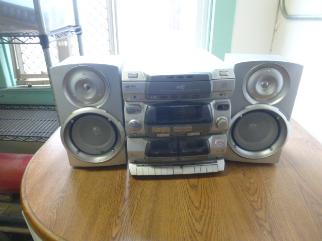 lot 62 image: GPX Compact Stereo
