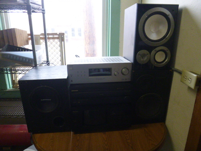 lot 63 image: Home Electronics