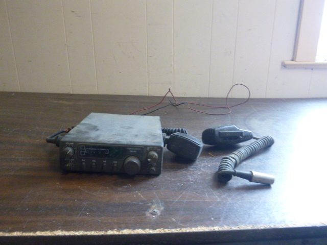 lot 68 image: Relistic CB Radio
