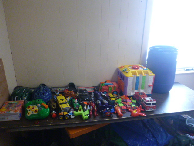 lot 105 image: Miscellaneous Toys