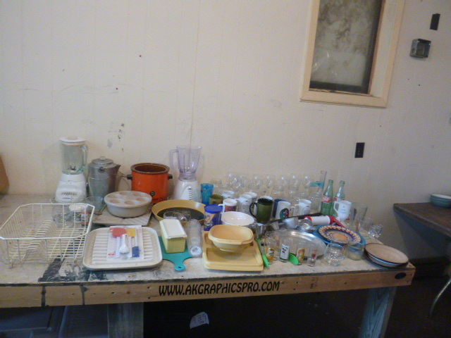 lot 112 image: Miscellaneous Kitchen Items
