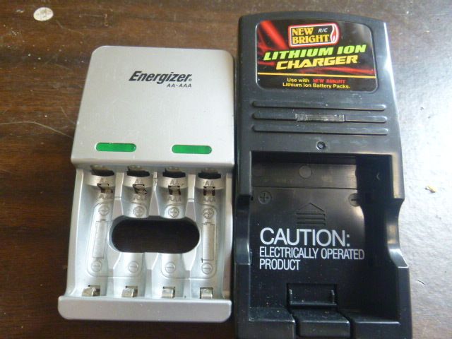 lot 116 image: 2 Battery Chargers