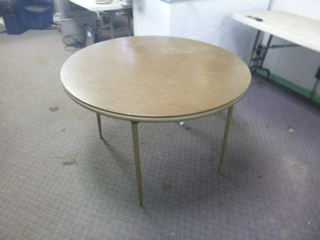 lot 126 image: Round Folding Table