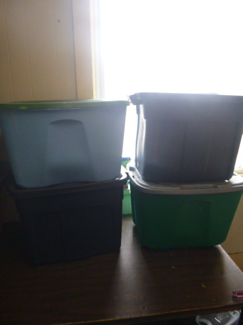 lot 129 image: 4 Totes with Lids