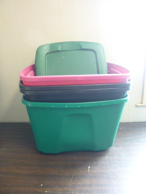 lot 130 image: 4 Totes with Lids