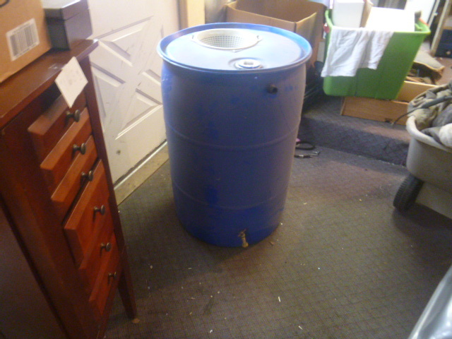 lot 135 image: Plastic Rain Barrel