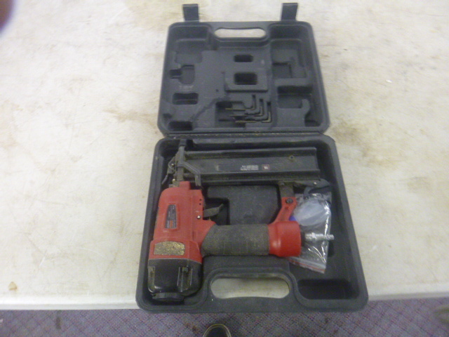 lot 141 image: Tool Shop Brad Nailer