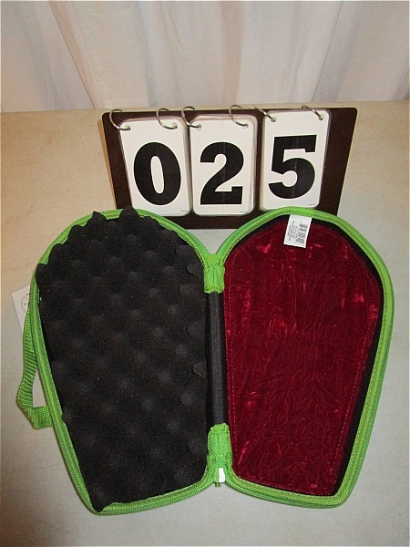 lot 25 image: Zombie Pistol Case - black