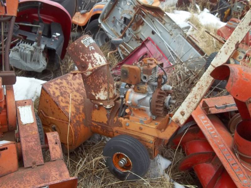 lot 112 image: Snow Blower for parts or repair Montgomery Ward