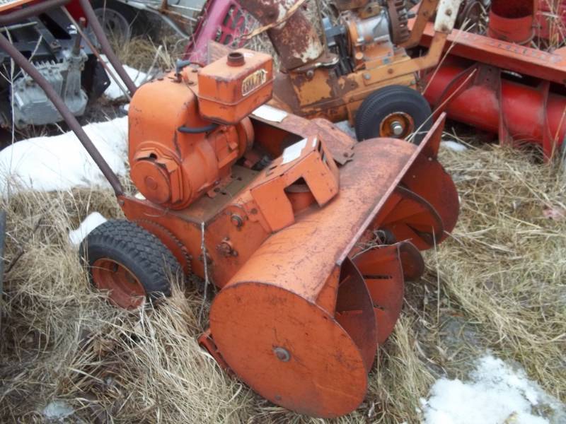 lot 113 image: Snow Blower for parts or repair Sno-Flyr