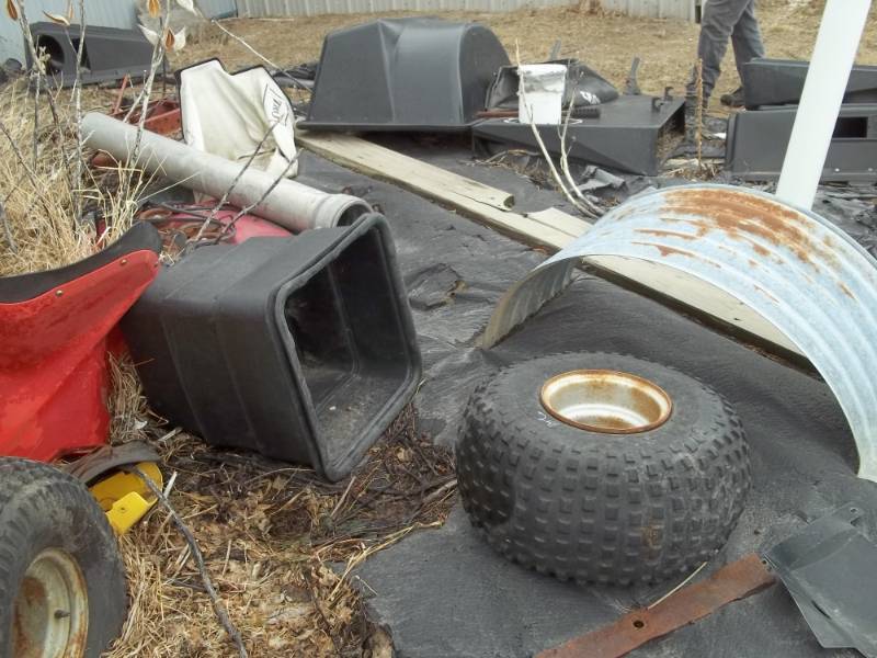 lot 128 image: Large lot of assorted Mower parts