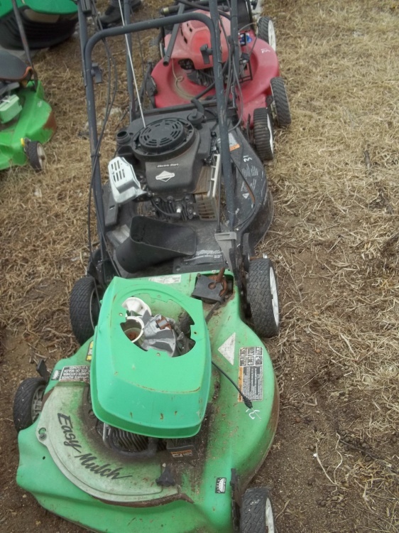 lot 131 image: 3 Push Lawn Mower for parts or repair Lawn Boy, black one and toro