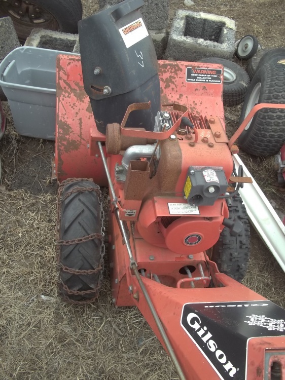 lot 137 image: Snow Blower for parts or repair Gilson
