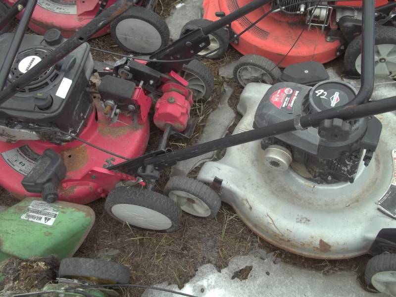 lot 142 image: Pair of push mower for parts and repair