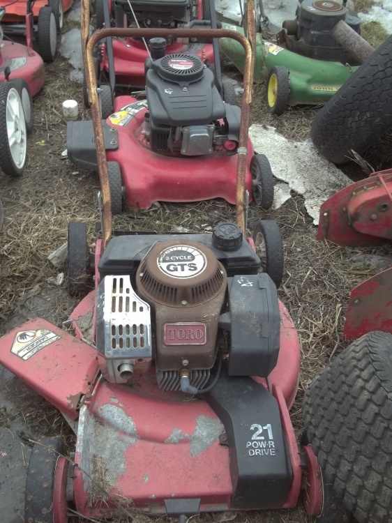 lot 143 image: Push mower for parts and repair Yard Machines Red