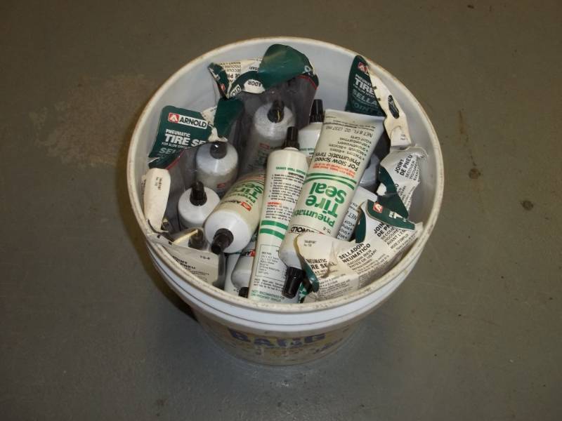 lot 57 image: 5 Gallon pail of Tire Seal