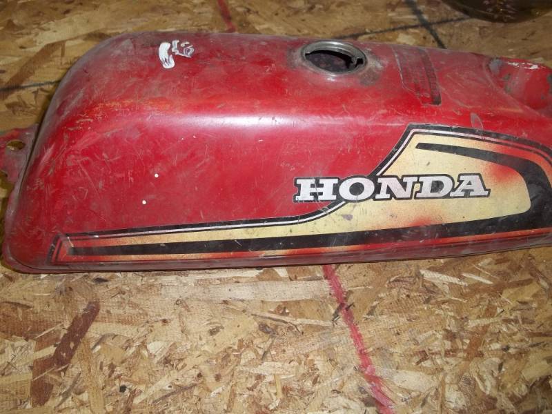 lot 66 image: Honda Gas Tank