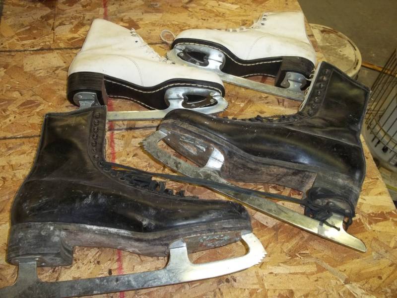 lot 67 image: Pair of Ice Skates