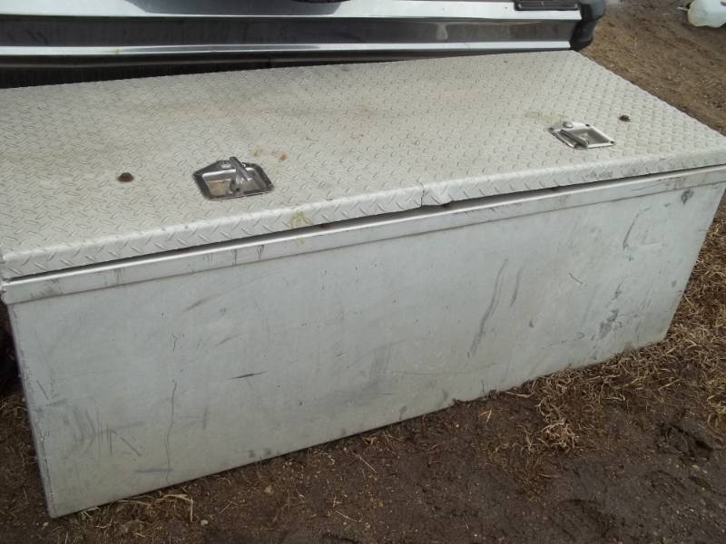 lot 73 image: Truck Tool Box