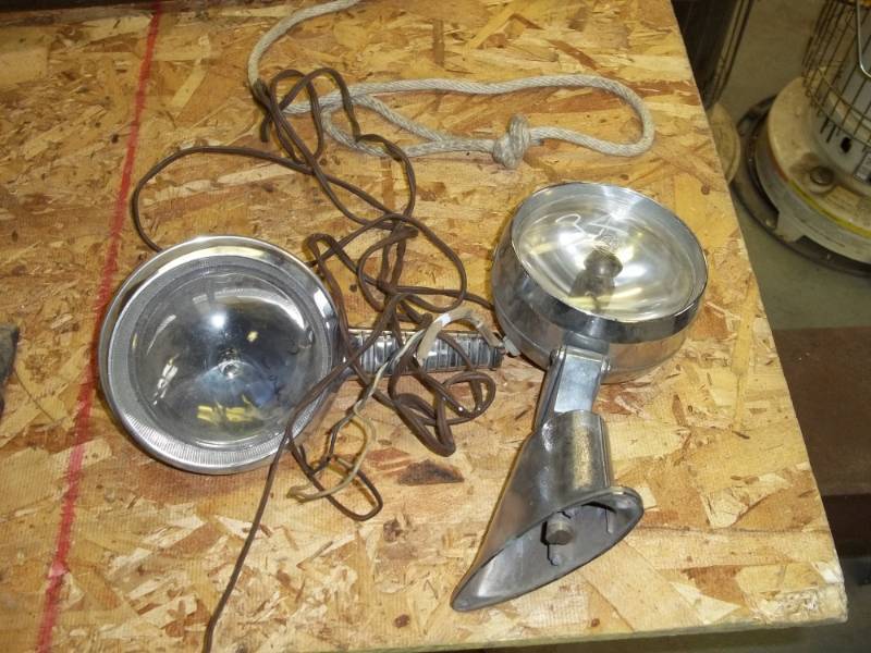 lot 34 image: 12v lights