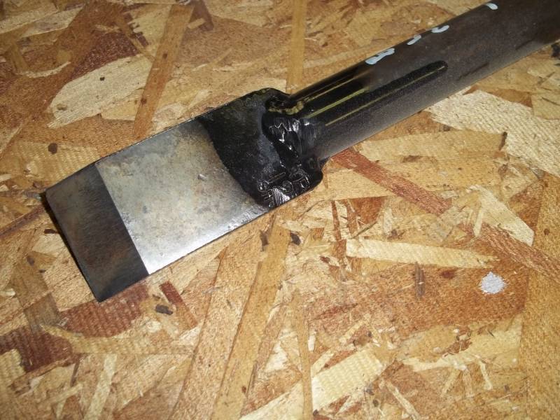 lot 35 image: New Ice Chisel