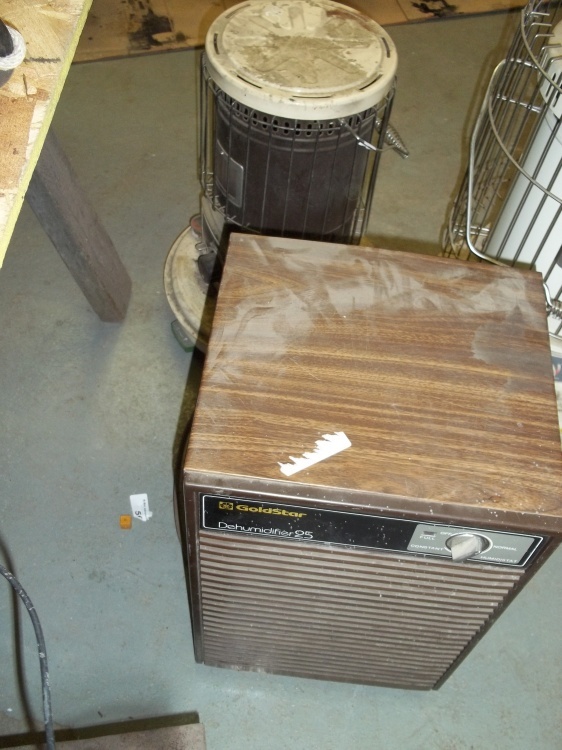 lot 38 image: Kerosene Heater with Humidifier