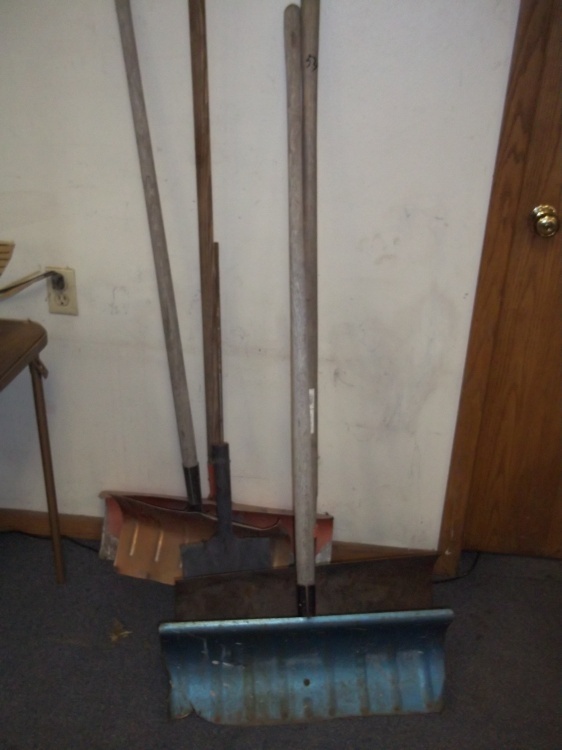 lot 54 image: shovels and snow shovels