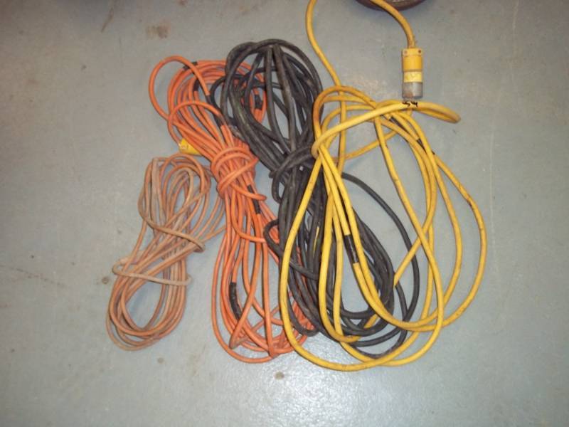 lot 84 image: Extention Cords