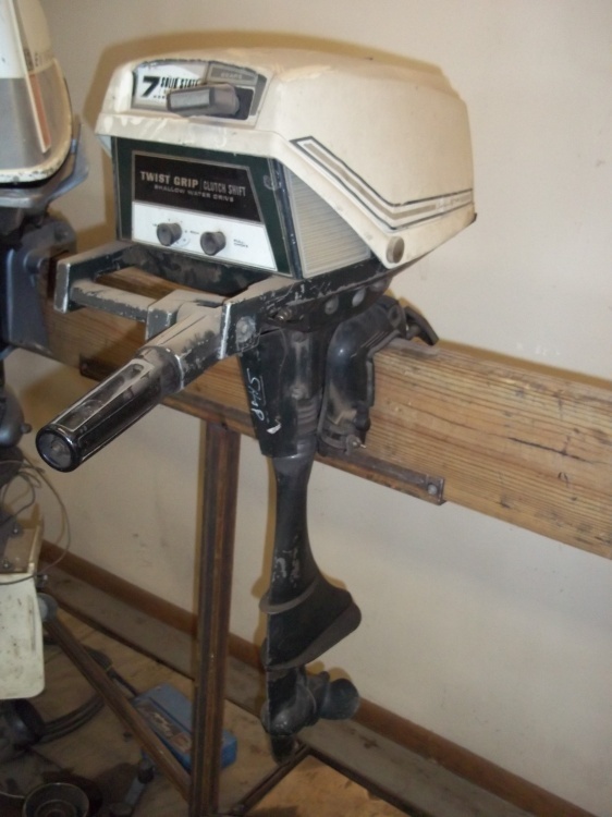 lot 90 image: 7 Hp Sears Boat Motor