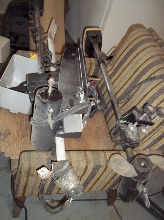 lot 94 image: 2 Troling motors for parts or repair