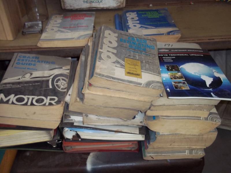 lot 171 image: Crash Estimate Guides and Repair Manuals