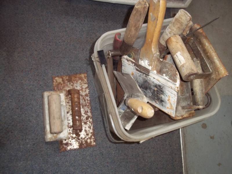 lot 178 image: Sheet Rock and Concreete Tools