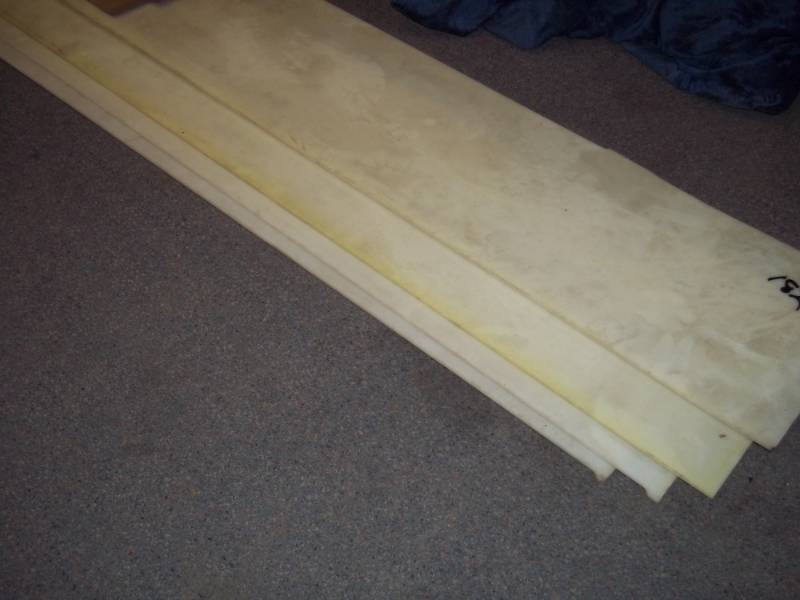 lot 182 image: Plastic Runner Material