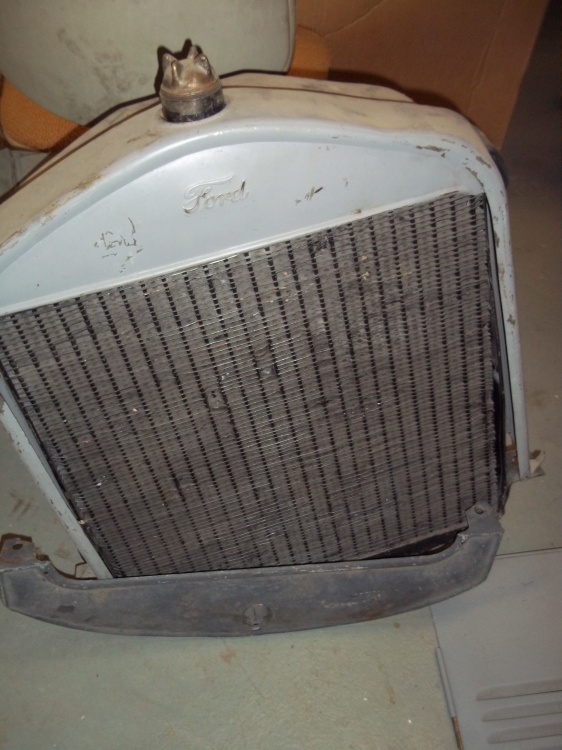 lot 185 image: Ford Model T Radiator and Cover,   1926-1927