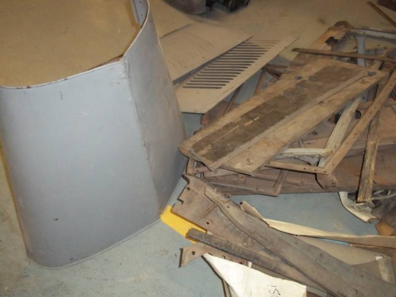 lot 186 image: Ford Model T Parts, Door parts and trim,   1926-1927