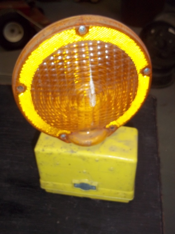 lot 193 image: Flashing Light