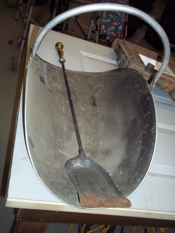 lot 194 image: Fireplace tools