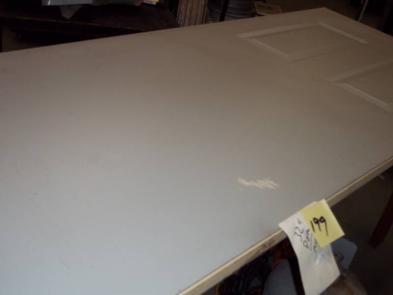 lot 199 image: 32 Door