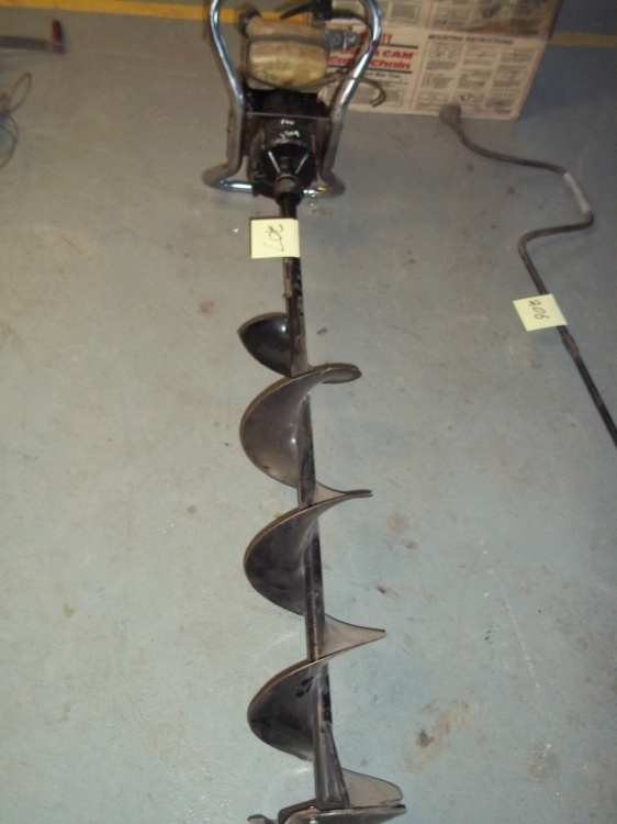 lot 207 image: Magnum 3 Ice auger 8