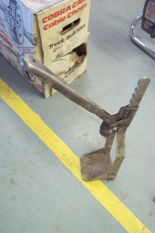 lot 215 image: Beer Tapper