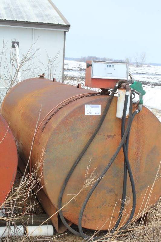 lot 14 image: 1000 Gallon Fuel Tank with Electric Pump