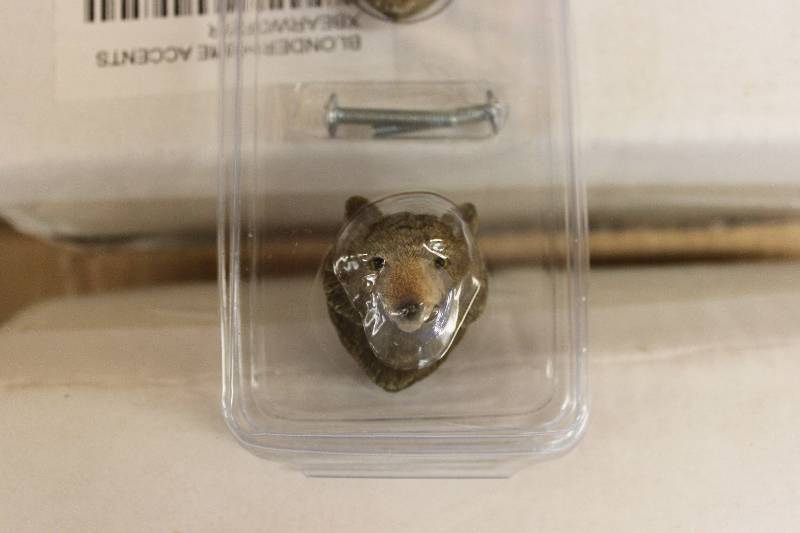 84 Retail packaged wolf drawer pulls