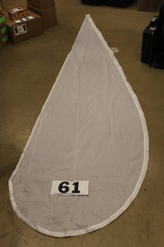 21 Teardrop banner flags