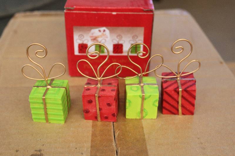 96 boxes Retail packaged gift photocard holders