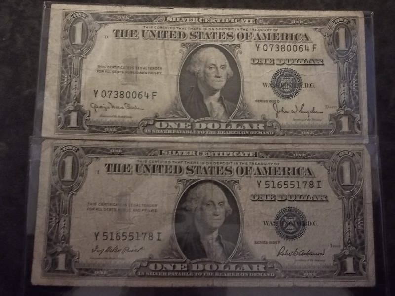 2 US One Dollar Silver Certificates 1935 D & F Series