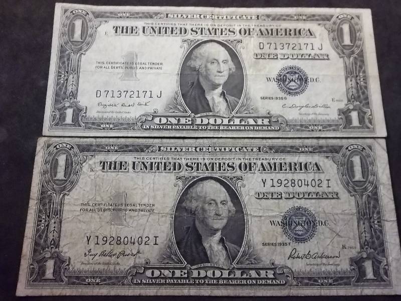 2 US One Dollar Silver Certificates 1935 G & F Series