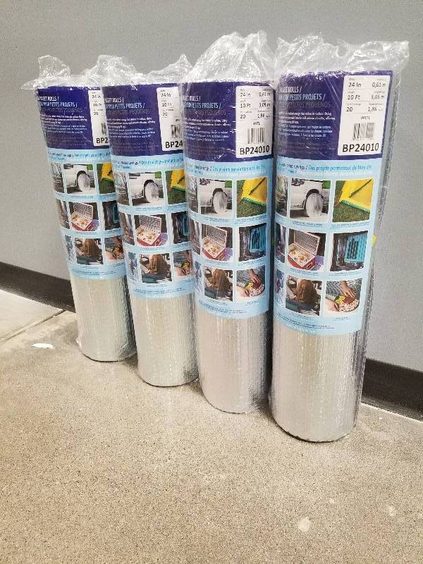 lot 26 image: Reflectix BP24010 24x10 Foil Insulation (4)