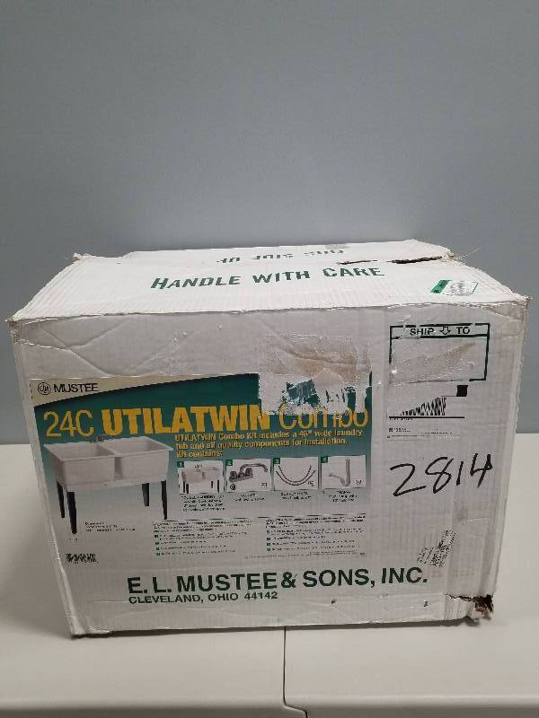 lot 34 image: MUSTEE 46 in. x 34 in. Plastic Laundry Tub